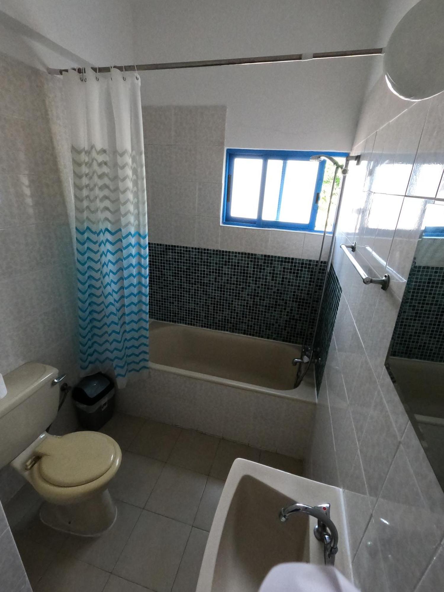 Island Budget Apartments Пафос Экстерьер фото